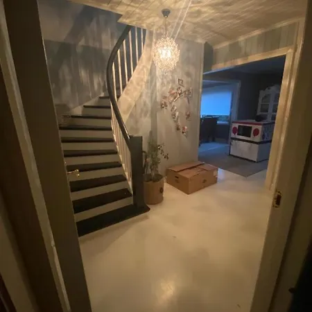 Executive 5 Bedrooms House In Central - 5 Mins Walk From Station * Lillestrom