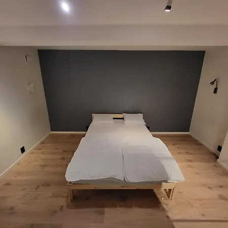 5 Bedrooms House In - 5 Mins Walk From Station