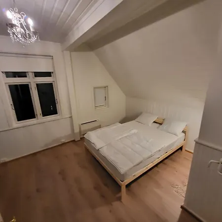 Executive 5 Bedrooms House In Central - 5 Mins Walk From Station * Lillestrom