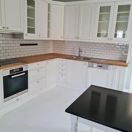 Executive 5 Bedrooms House In Central - 5 Mins Walk From Station Apartment Lillestrom